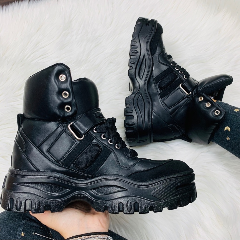 Black chunky boot sneaker